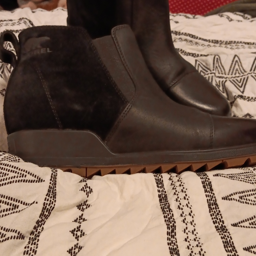 Sorel wedge black shoes